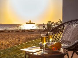 Dolphin View Beach House, hotel in Walvisbaai