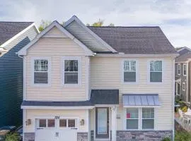 Spacious Dog-Friendly Getaway with Year-Round Pool & Hot Tub