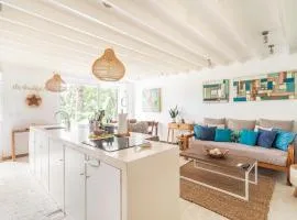 Luxury Townhome-Gated Community Across From Beach