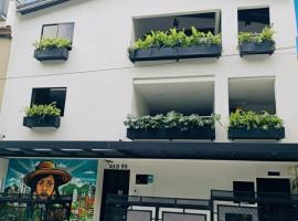 Vida Hostel, hotel near Olaya Herrera Airport - EOH, Medellín