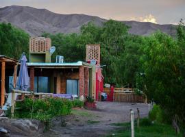 Complejo HUNUC, hotel in Calingasta