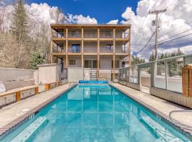 Thunderhead Lodge Condo 304 - Modern Heated Pool & Games, hotel in Government Camp