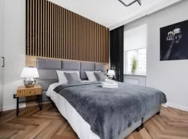 Piotrkowska Grand Avenue Apartments by BookingHost