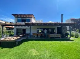 Hermosa Cabaña en Exclusiva Zona en Valle de Lago, Tapalpa Jalisco