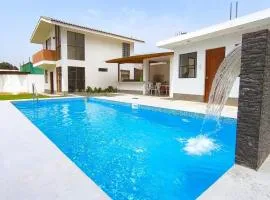 Privada Casa de Campo en Cieneguilla con Piscina