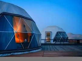 Luxury diamond camp