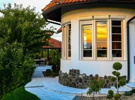 Villa Mira