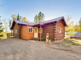 Northwoods Nature Escape! Lakefront Hayward Cabin
