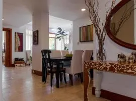 Luxe 2-Bed Golf-View Apt 1 Min to Altos de Chavon