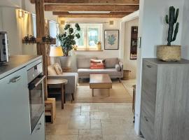 Cosy cottage in the countryside near Landsberg, hotel in Schwifting