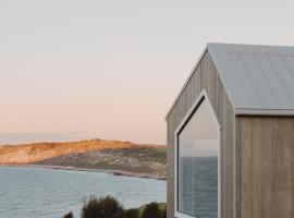 Off-grid Tiny House by the Sea, hotel en North Cape