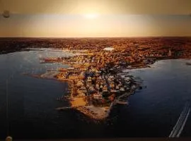 Rare Stonington Borough point