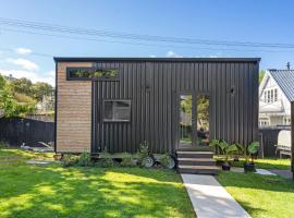 Tiny Home Escape w Sauna and Plunge, &ouml;rh&uacute;s &iacute; Whangarei