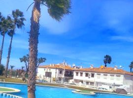 Lago Jardin , CHILL CASA, hotel a Torrevieja