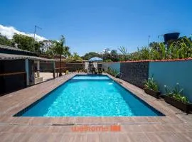 Sitio com piscina e lazer completo em Mongagua