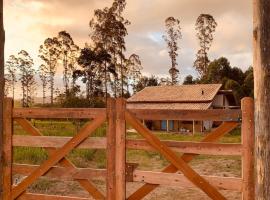Casa de campo com pôr do sol incrivel, ξενοδοχείο σε Paraibuna