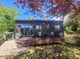 Rural Farmstay, hotel in Riwaka