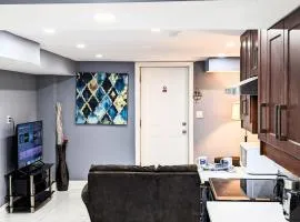 Stunning-Luxury-Cozy Private Suite In Ajax