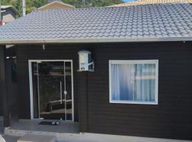 Casa aconchegante em Governador Celso Ramos - Nazário, hotel a Governador Celso Ramos