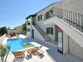 Amazing Apartment In Privlaka