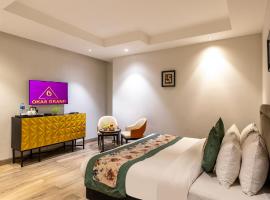 Okas Grand Luxury Collection Hotel Near Crowne Plaza New Delhi Okhla By IHG, hotel in New Delhi