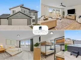 6BR Retreat with Playground Basketball & Sleeps 22