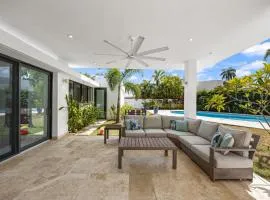 Intimate Paradise-Pool, Terrace & Private Bedrooms