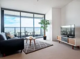 Lvl30 Garden/River views Balcony by Stylish Stays