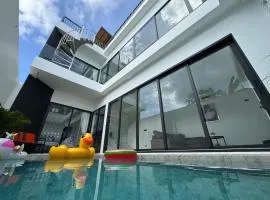 Brand new Luxury Pool Villa Seaview Rooftop