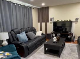 Cozy Family Room, homestay in Enfield