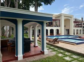 Peppermint luxury villa - DIANI, hotel de lujo en Ukunda