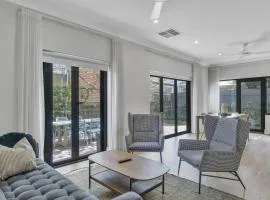 Family Retreat with Balcony and Courtyard