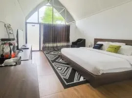 Urbanview Hotel Villa 36 Sukabumi
