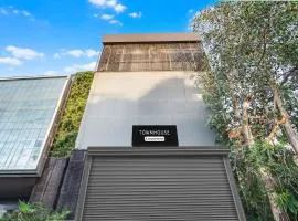 Super Townhouse Yashobhoomi Formerly Hotel Grand Tashree