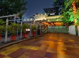 Super Townhouse Balewadi Stadium Pune Formerly Hotel Sarovar