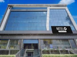 Super Hotel O Blue World Theme Park Formerly Hotel Mandhana, hotel in Kānpur