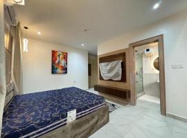 Fafje Luxury, hotel di Mama