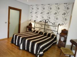 Hostal Rey Pedro I, guest house in Santo Domingo de la Calzada