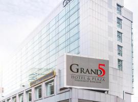 방콕 센트럴 비즈니스 지구에 위치한 호텔 Grand 5 Hotel & Plaza Sukhumvit Bangkok