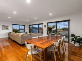 Idyllic Aireys Retreat - where ocean & hills meet