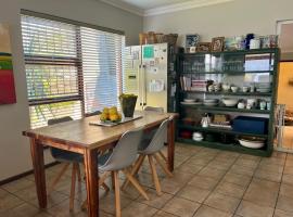 Stay on Main Family Home, hotel in Paarl