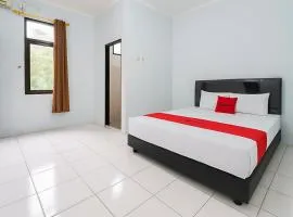 RedDoorz Syariah at Guest House Samira