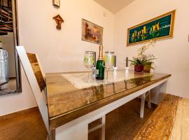 Apartment Eva, hotel in Klimno