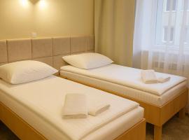 Hotel Kameralny TM: Radom, Radom-Sadkow Airport yakınında bir otel