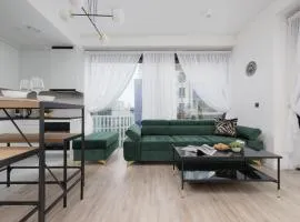 Towarowa Towers Apartments with Parking & AC by Renters Prestige