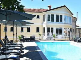 Hotel Villa Mala Poreč, hotel in Kukci