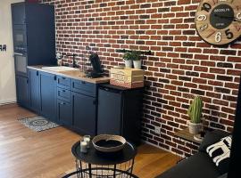 Studio 2 personnes au coeur du Berry, hotel in Graçay