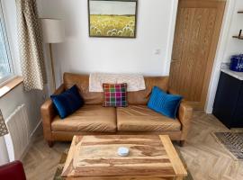 Serene Llanbedr Retreat with Garden View, hotel i Llanbedr
