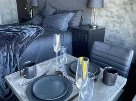 Trendy City Studio 72 on Kloof - Managed by Airscape
