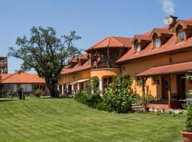 Hárs Fogadó, hotel in Ötvös